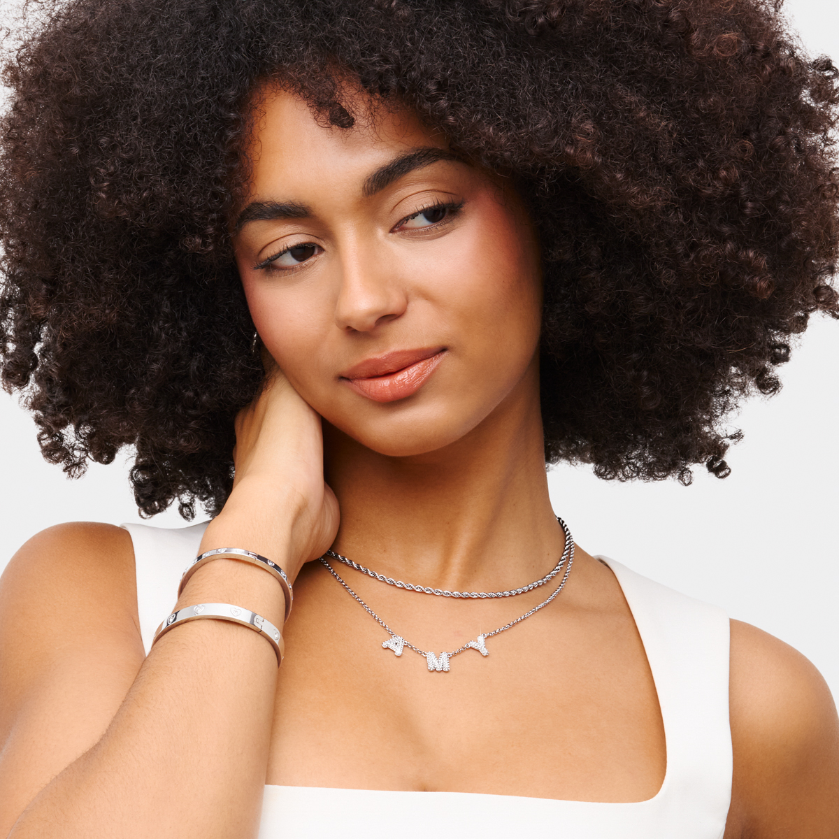 Spotlight Pave Bubble Name Necklace (Silver)
