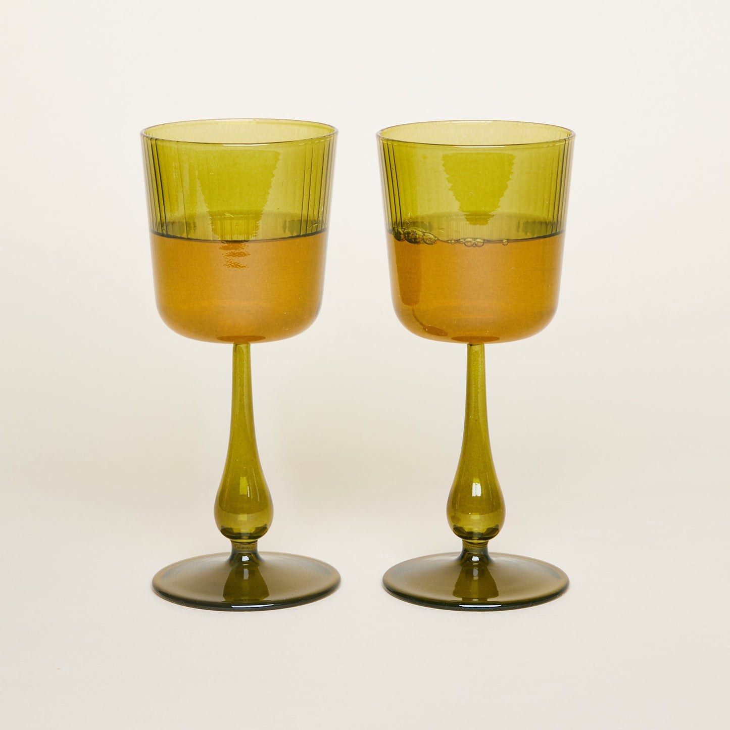 Luisa Calices, Pair