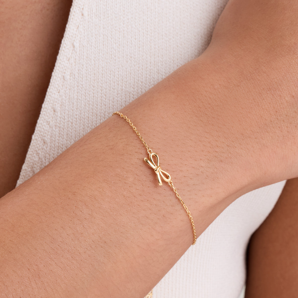 Fine Bow Bracelet (Gold)