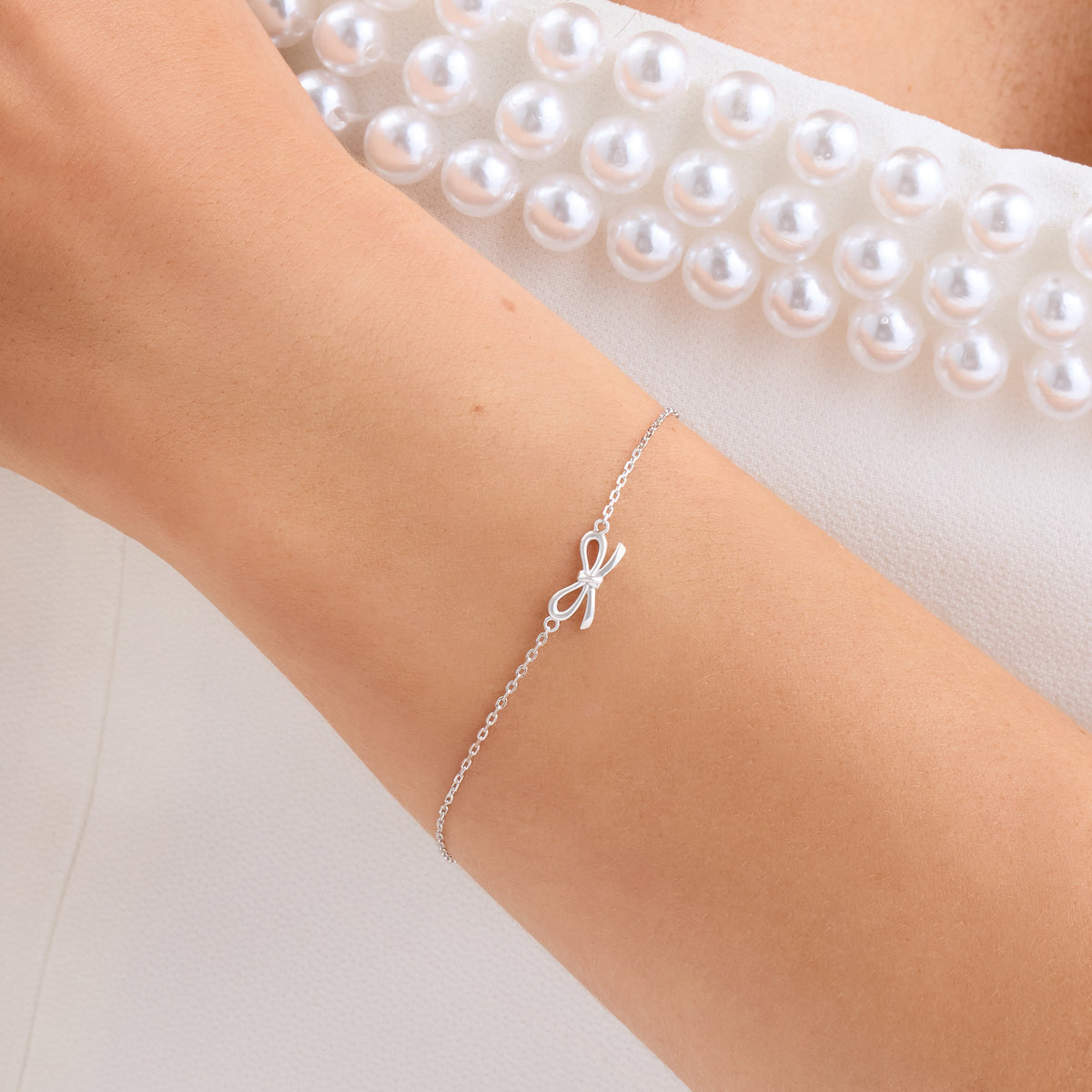 Fine Bow Bracelet (Silver)