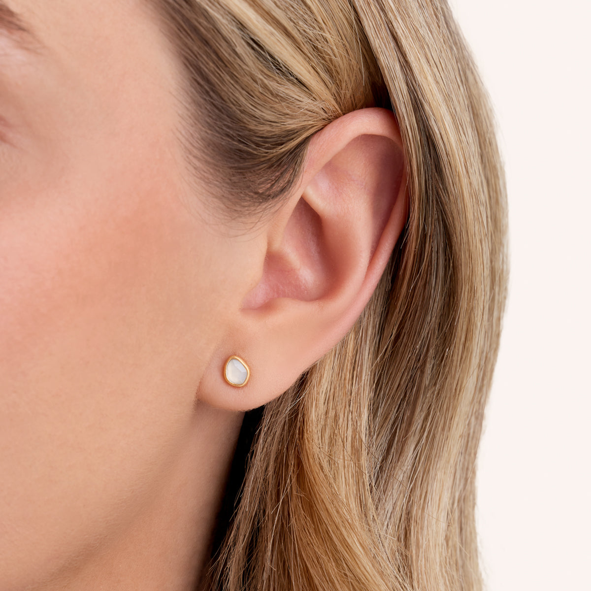 Signature Cut White Quartz Stud Earrings (Gold)