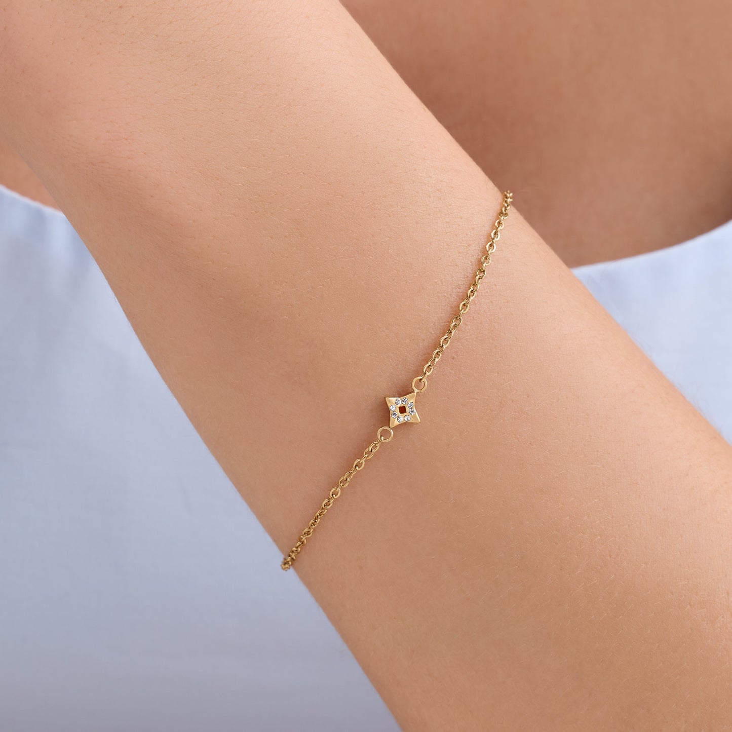 Made Mine Single Charm Bracelet (Gold)