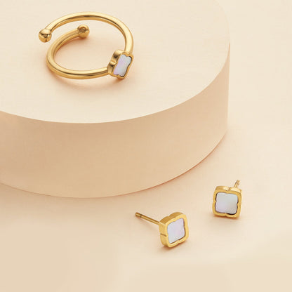 Mini Pearl Clover Stud Earrings (Gold)