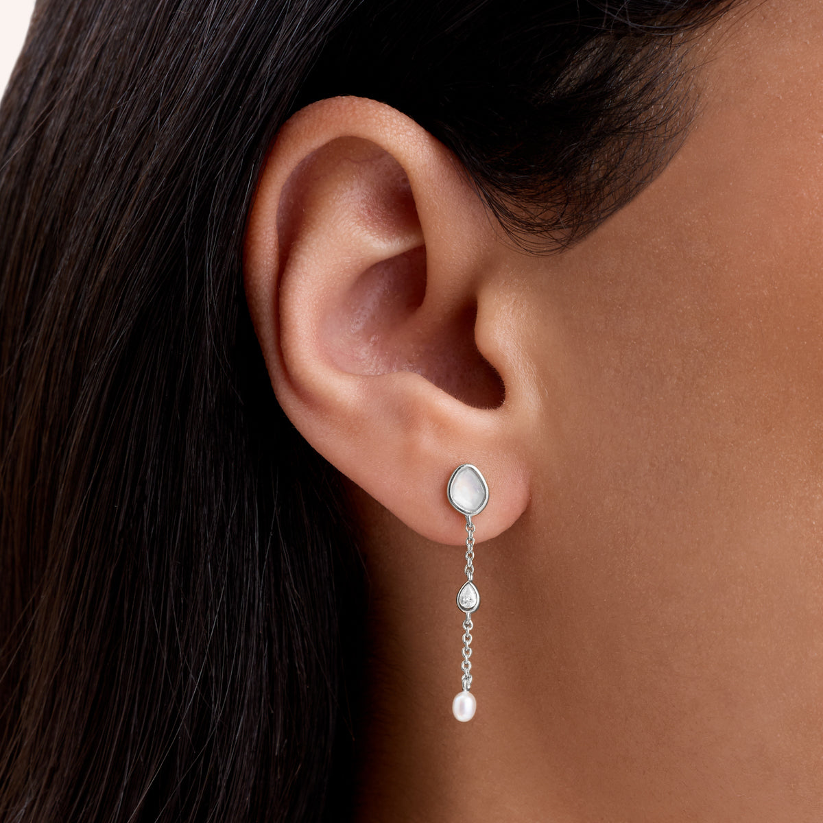 Modern Elegance Quartz & Pearl Drop Earrings (Silver)