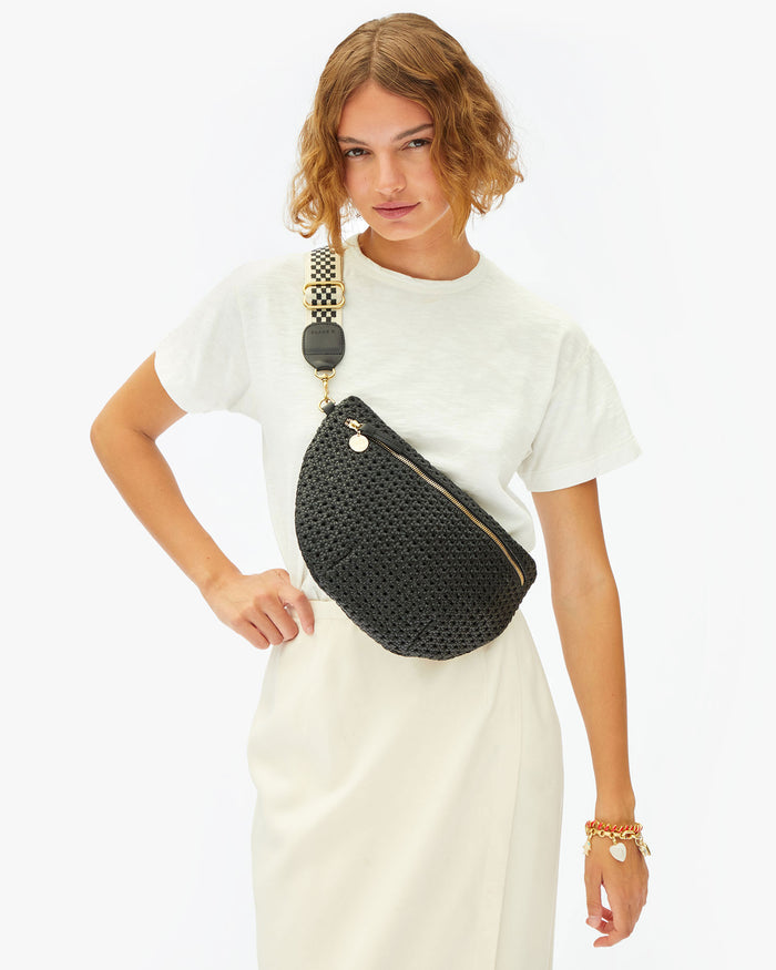 Adjustable Crossbody Strap on Grande Fanny
