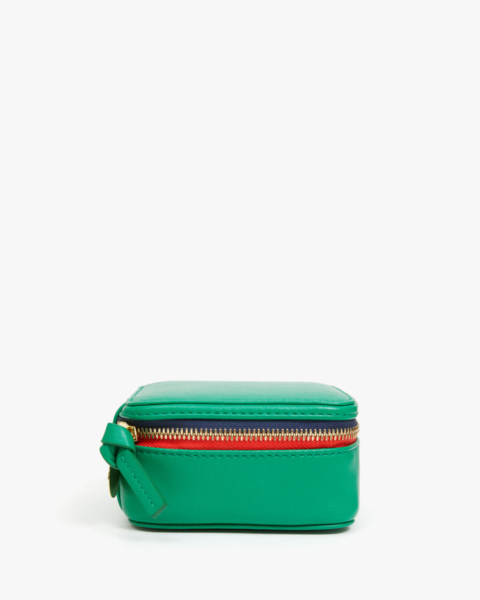 Side Corner of the Emerald Nappa Box a Bijoux.