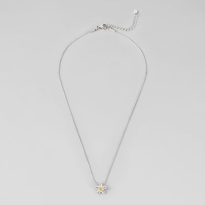 Daisy Pendant Necklace