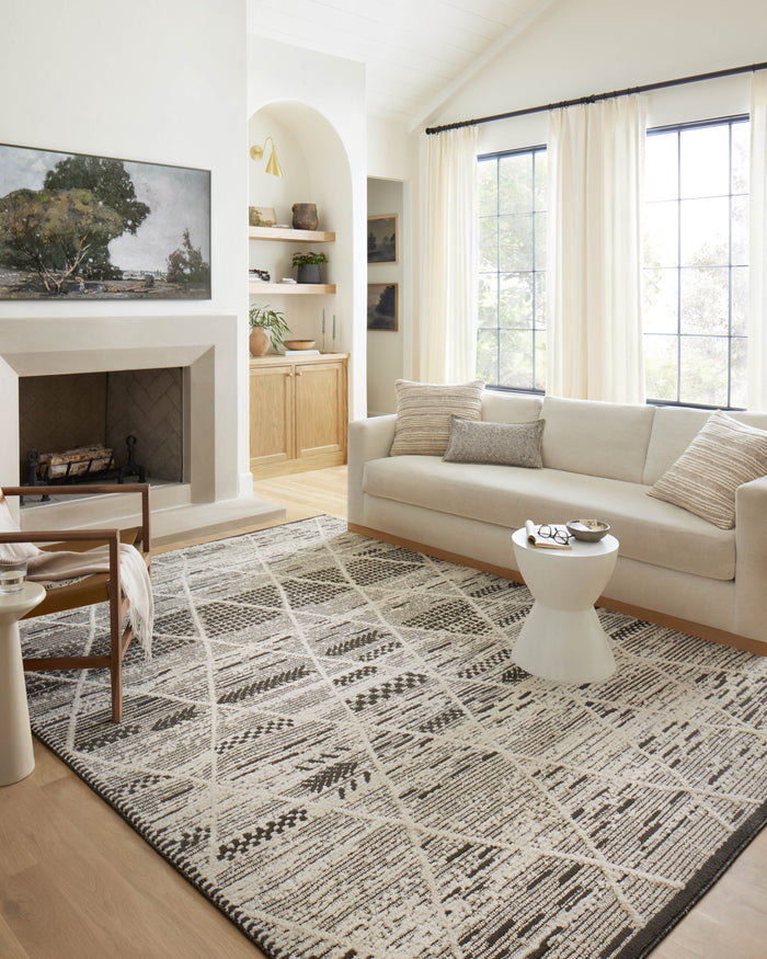 The Rug Corner Loloi II Fabian Charcoal / Ivory